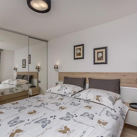 Luxury Apartments Sonja Porec Exterior photo