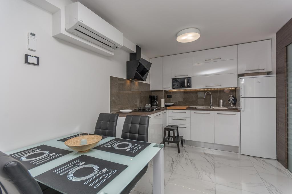 Luxury Apartments Sonja Porec Exterior photo